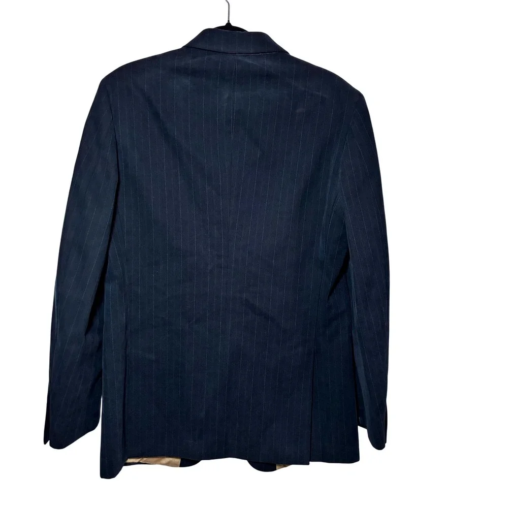 Banana Republic lapels features